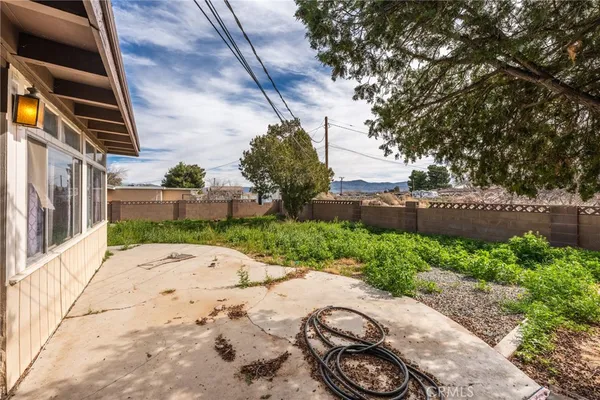 $439,999 | 13755 Lakota Road, Apple Valley, CA 92307