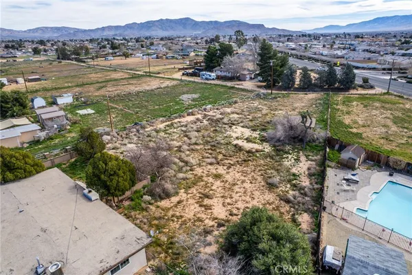 $439,999 | 13755 Lakota Road, Apple Valley, CA 92307