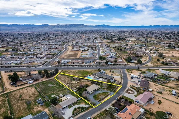 $439,999 | 13755 Lakota Road, Apple Valley, CA 92307