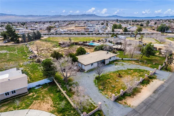 $439,999 | 13755 Lakota Road, Apple Valley, CA 92307