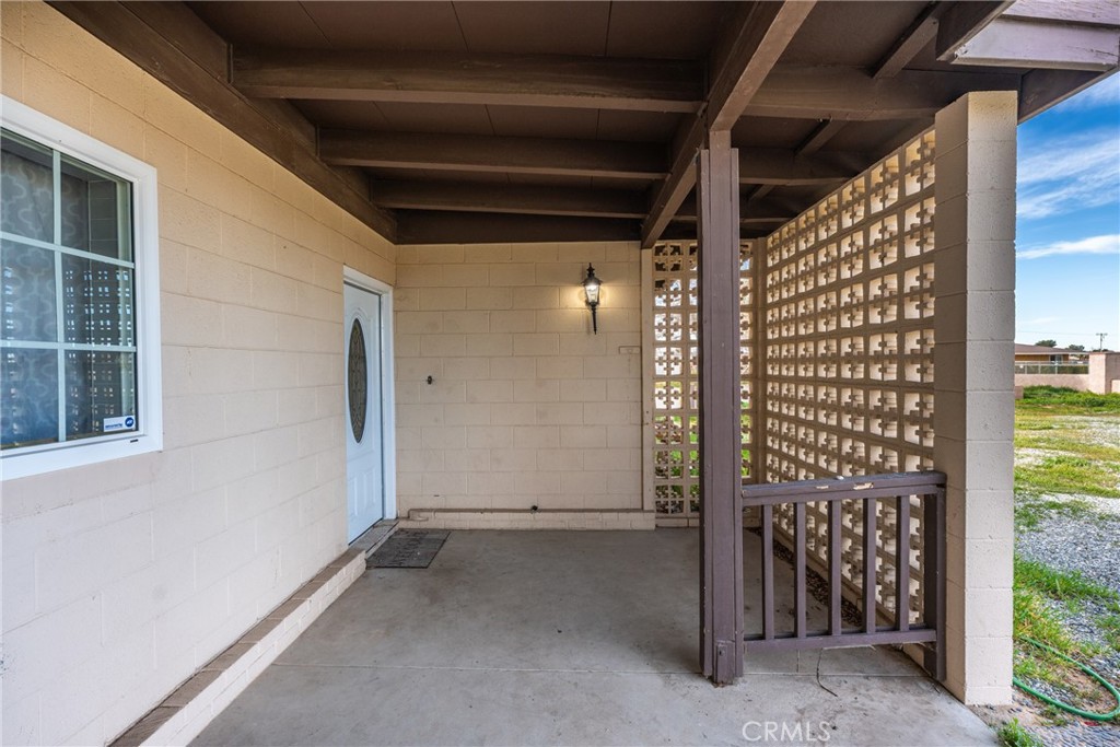 13755 Lakota Road Apple Valley, CA 92307 - Photo 4 of 21