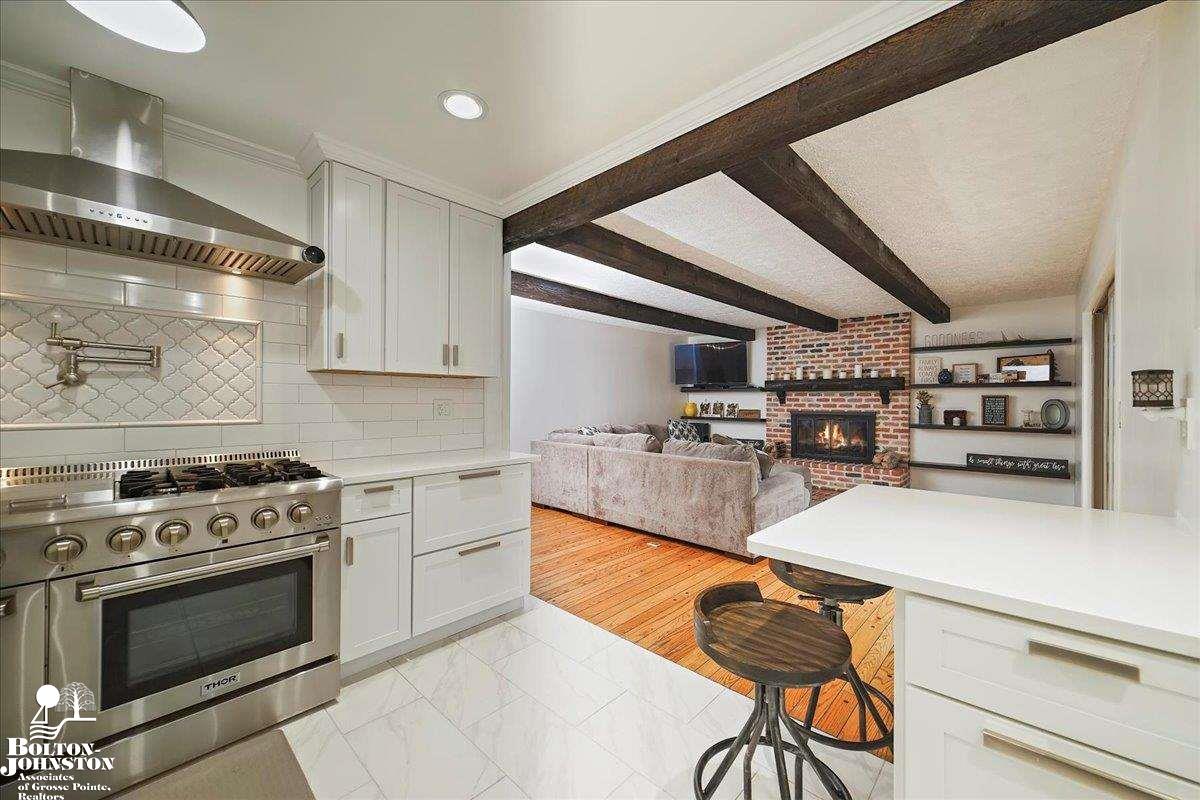 76 Moross Road Grosse Pointe Farms, MI 48236 - Photo 8 of 31