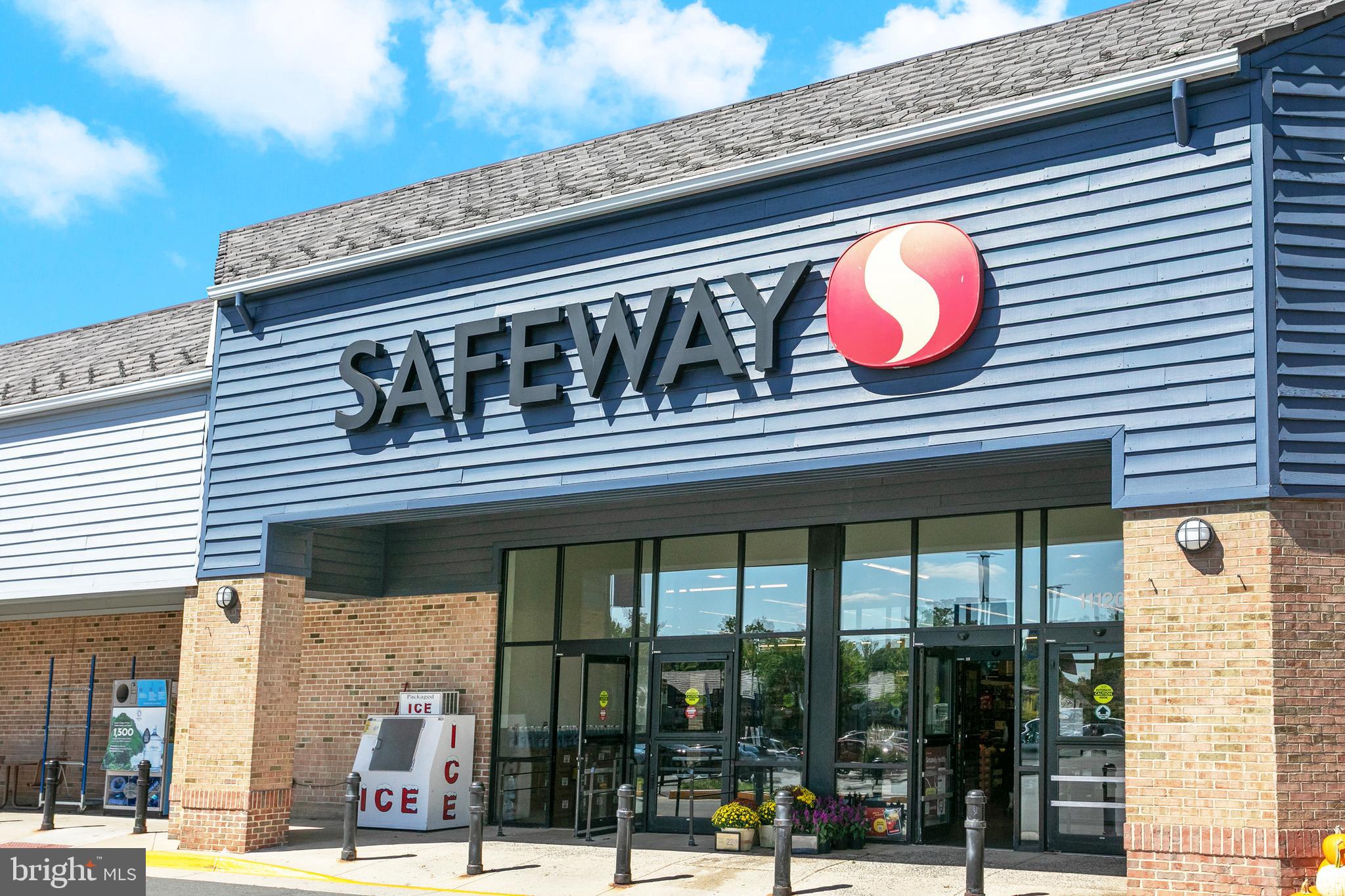 2213 Cedar Cove Court Reston, VA 20191 - Photo 35 of 40 a front view of a building