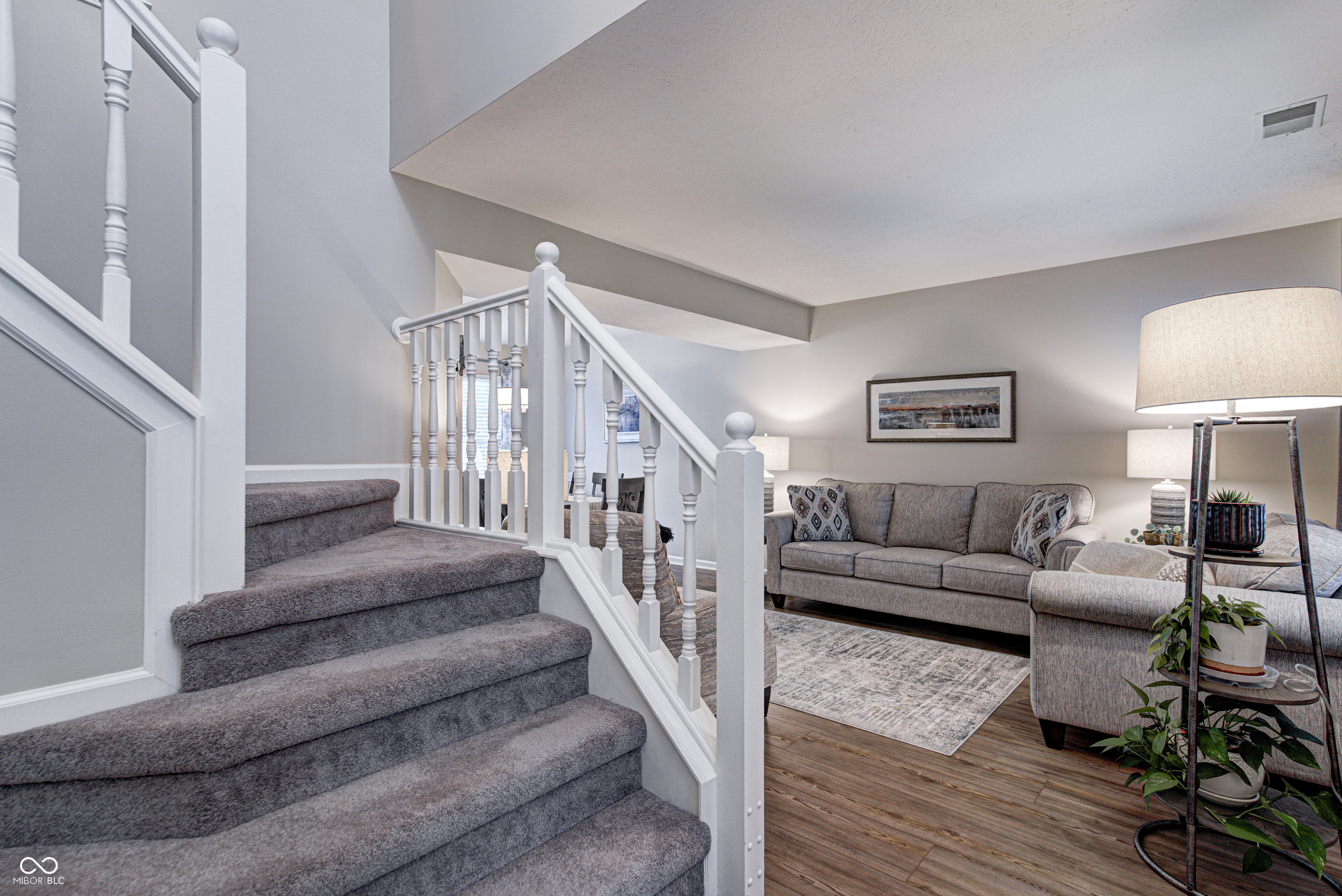 5723 Oakcrest Drive Indianapolis, IN 46237 - Photo 3 of 43 Gallery Image 3