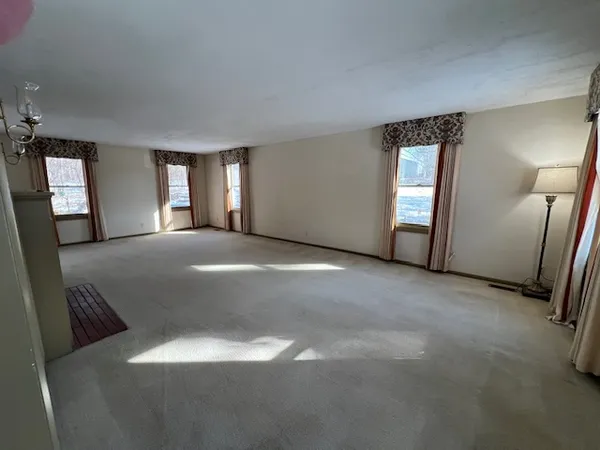 $2,200 | 20604 Collins Road, Marengo, IL 60152