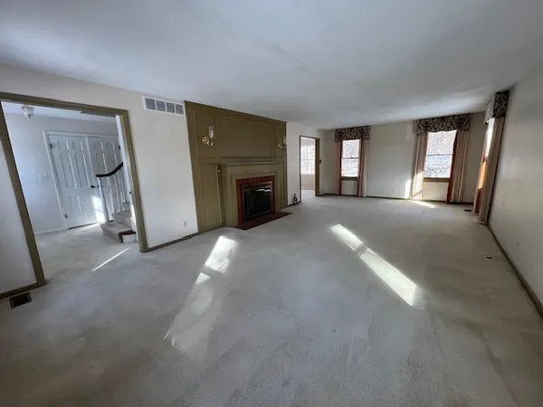 $2,200 | 20604 Collins Road, Marengo, IL 60152