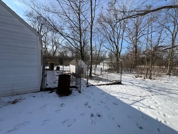 $2,200 | 20604 Collins Road, Marengo, IL 60152