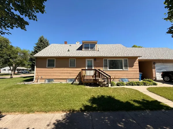 $269,900 | 1902 8th Avenue North, Moorhead, MN 56560