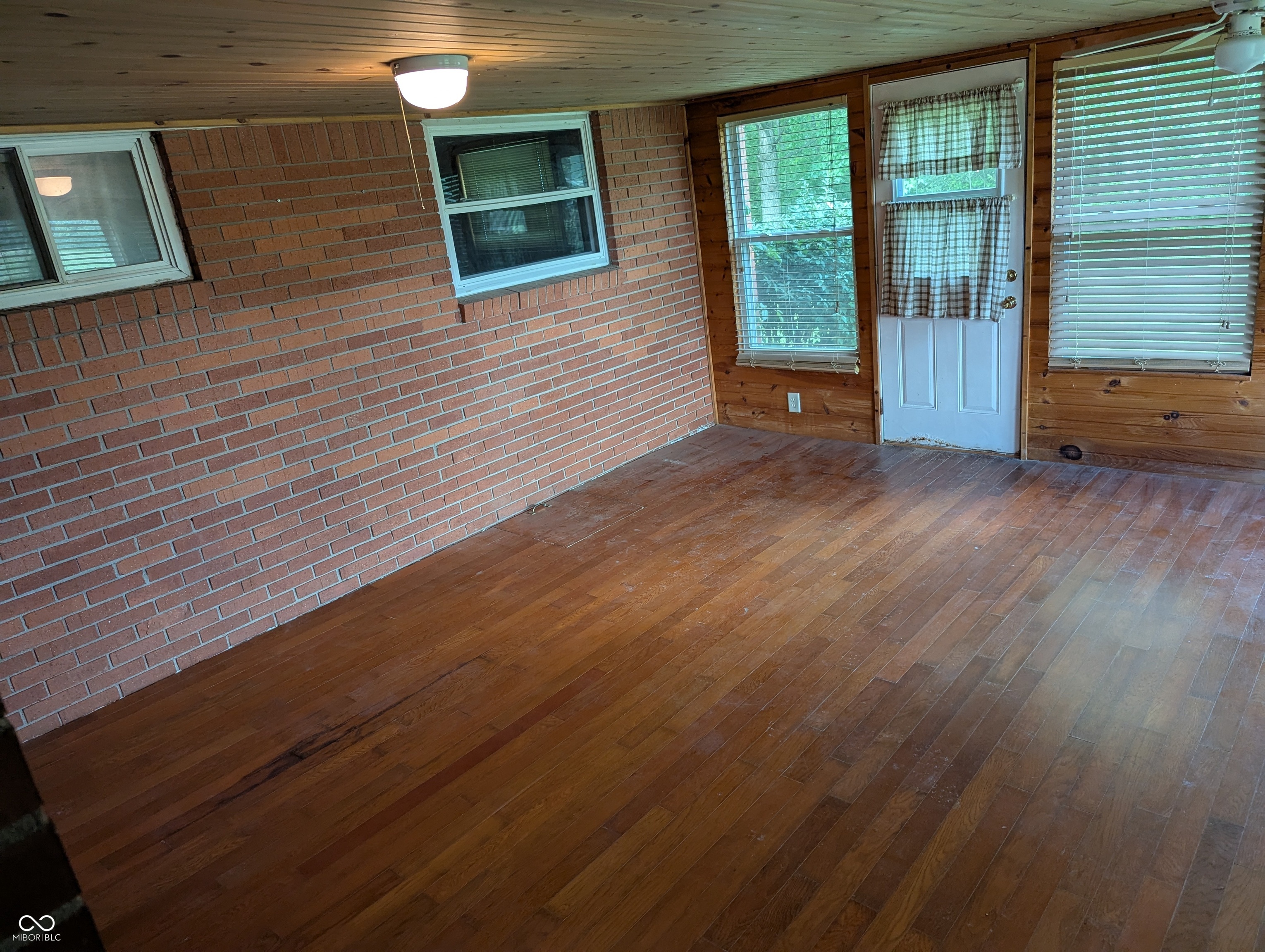 8923 Maze Road Indianapolis, IN 46259 - Photo 17 of 32 Gallery Image 17