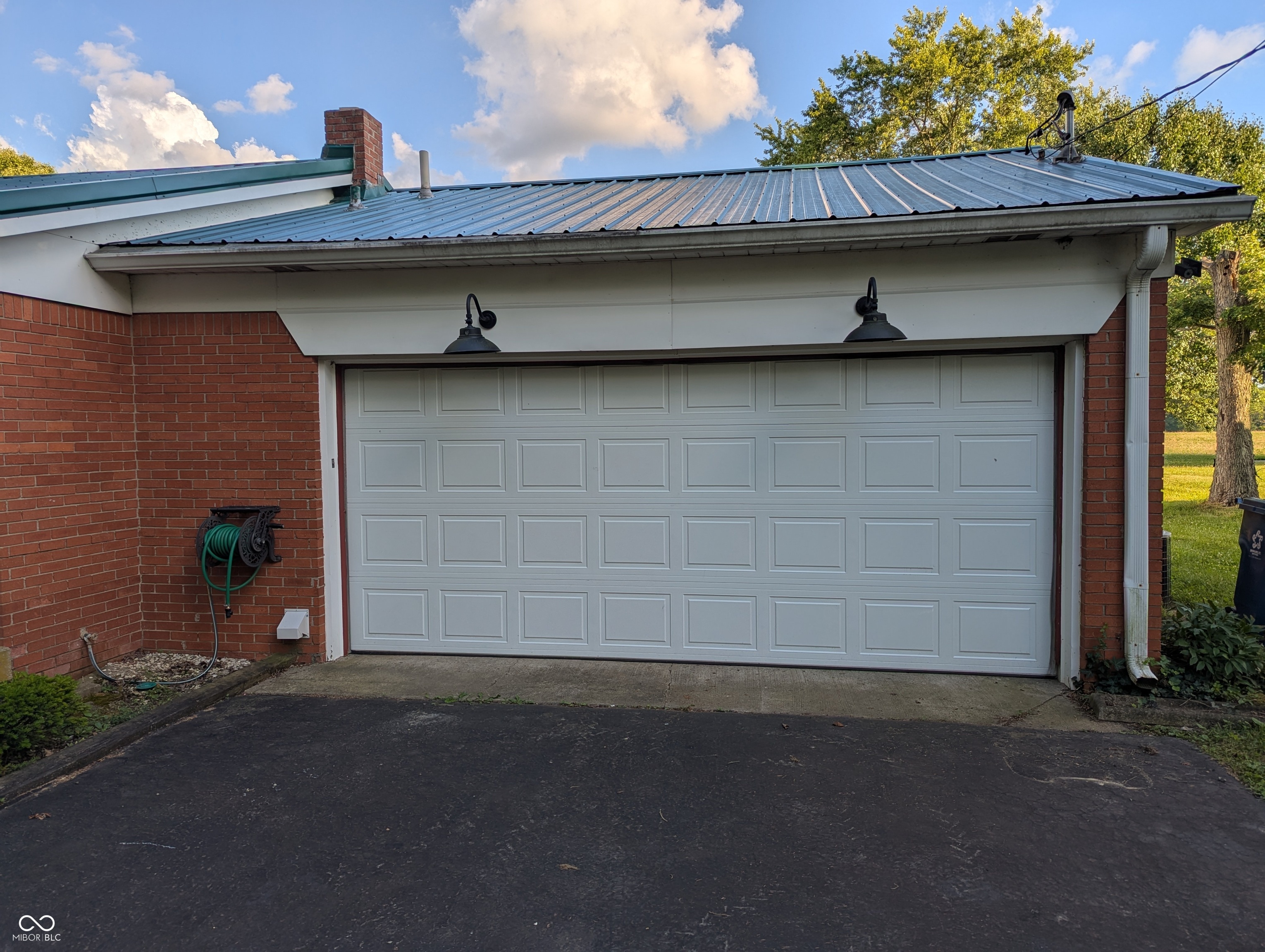 8923 Maze Road Indianapolis, IN 46259 - Photo 3 of 32 Gallery Image 3