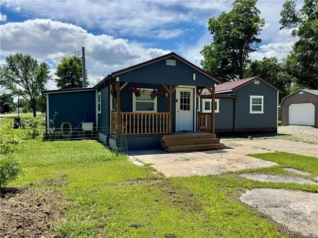 $220,000 | 609 South Washington Street, Weir, KS 66781