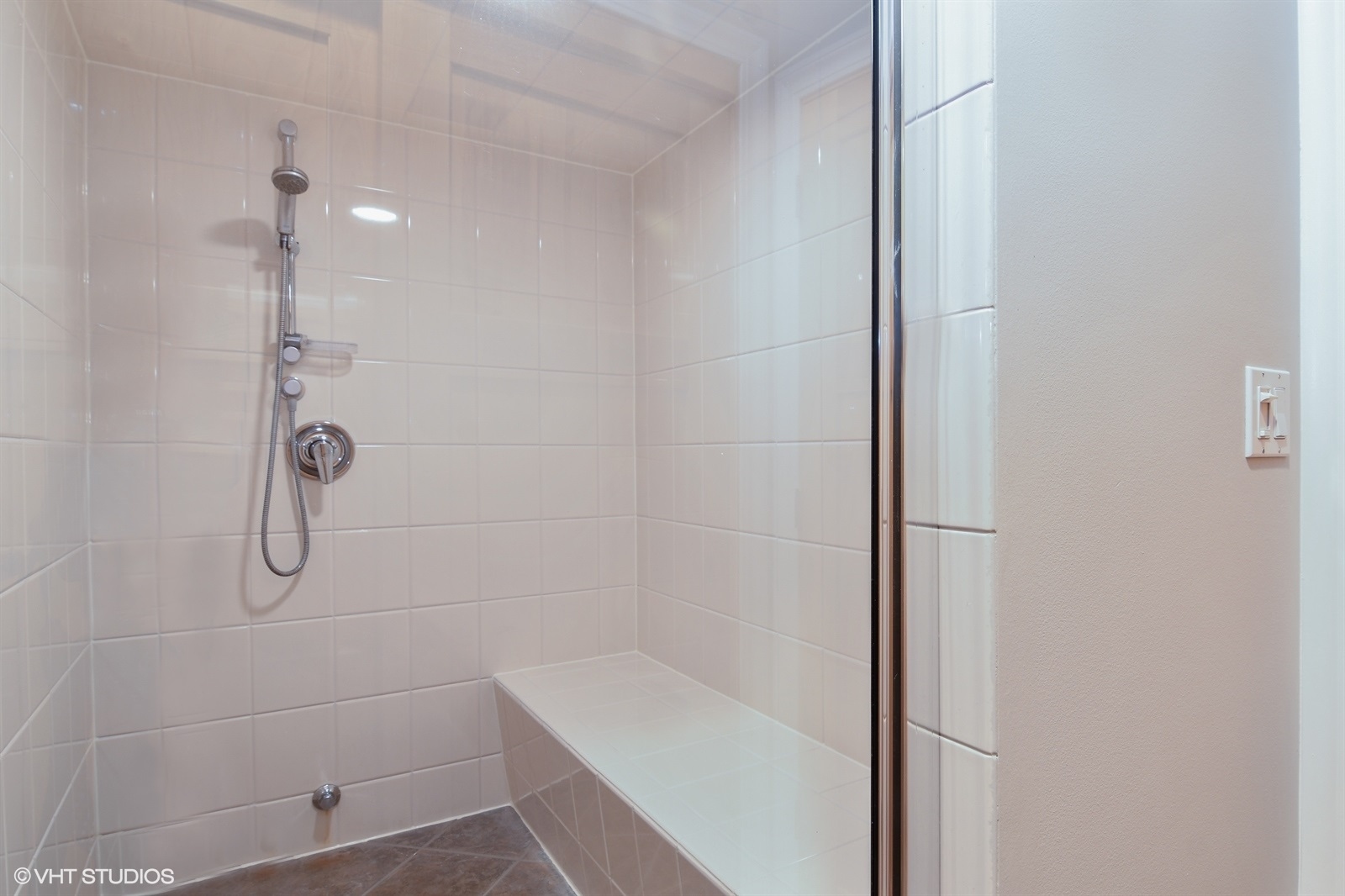 2152 North Racine Avenue, Unit 2 Chicago, IL 60614 - Photo 8 of 16 Gallery Image 8