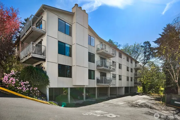 $314,950 | 1227 Southwest 132nd Lane, Unit 731, Burien, WA 98146