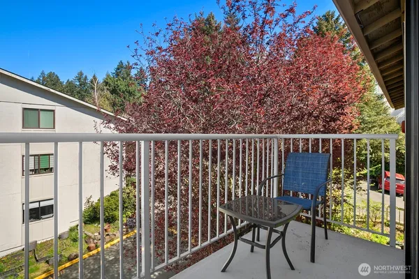 $294,950 | 1227 Southwest 132nd Lane, Unit 731, Burien, WA 98146