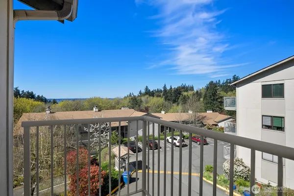 $294,950 | 1227 Southwest 132nd Lane, Unit 731, Burien, WA 98146