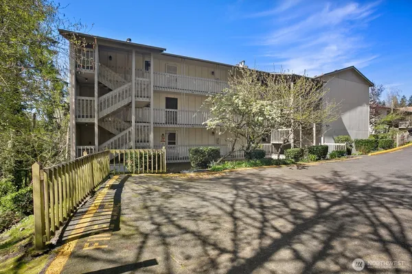 $294,950 | 1227 Southwest 132nd Lane, Unit 731, Burien, WA 98146