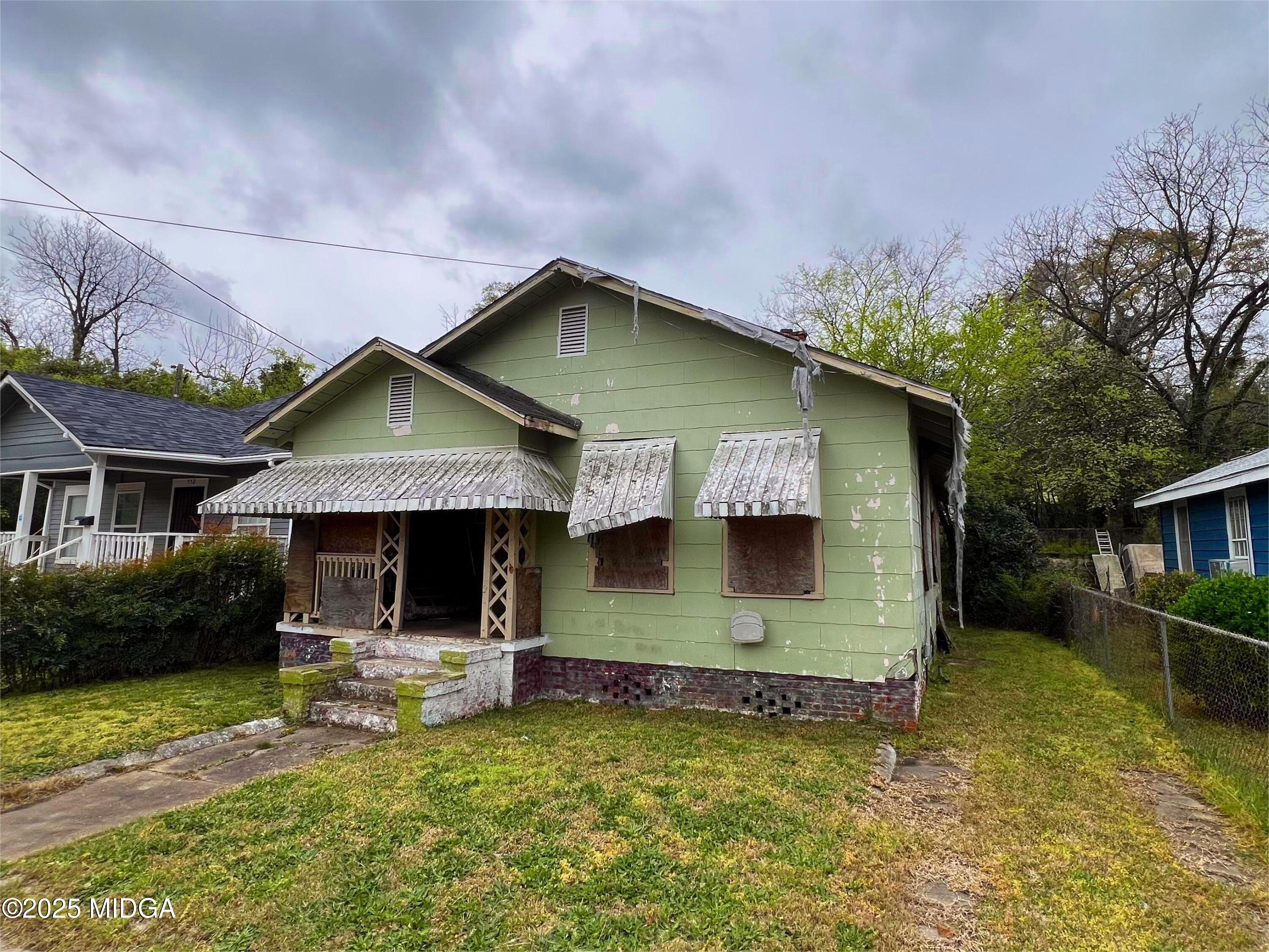 560 Giles Street Macon, GA 31201 - Photo 3 of 9 Front from another angle
