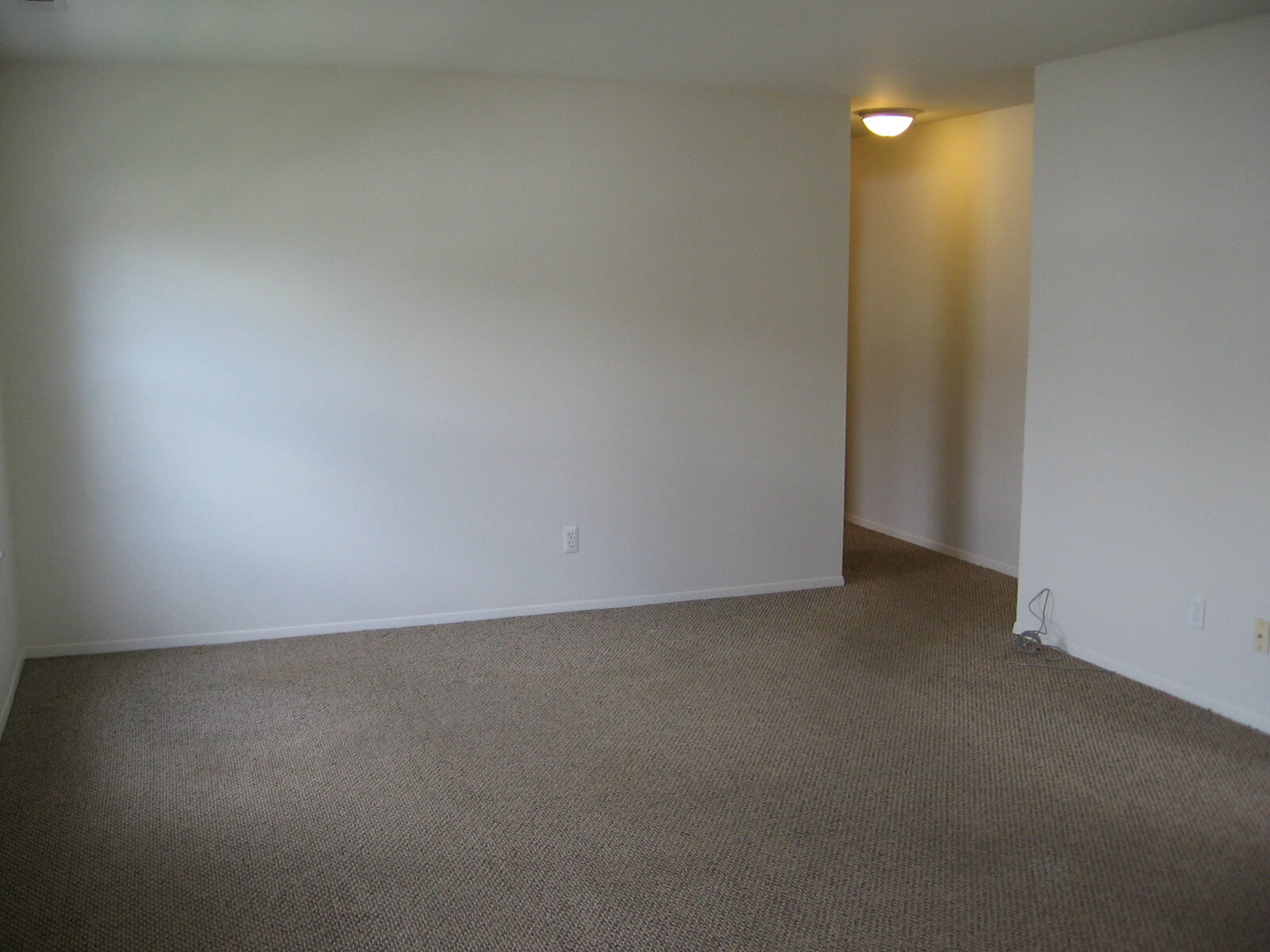 42504 Saratoga Road Canton, MI 48187 - Photo 2 of 16 IMG_0006