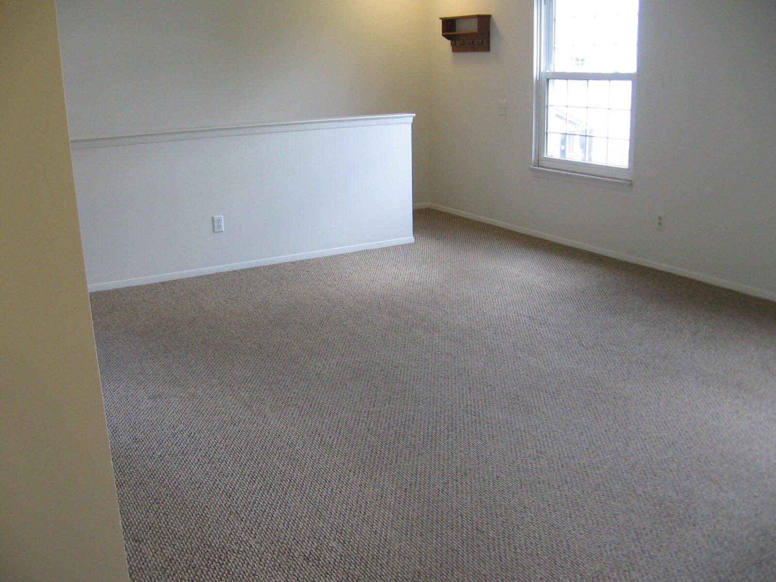 42504 Saratoga Road Canton, MI 48187 - Photo 3 of 16 IMG_0030