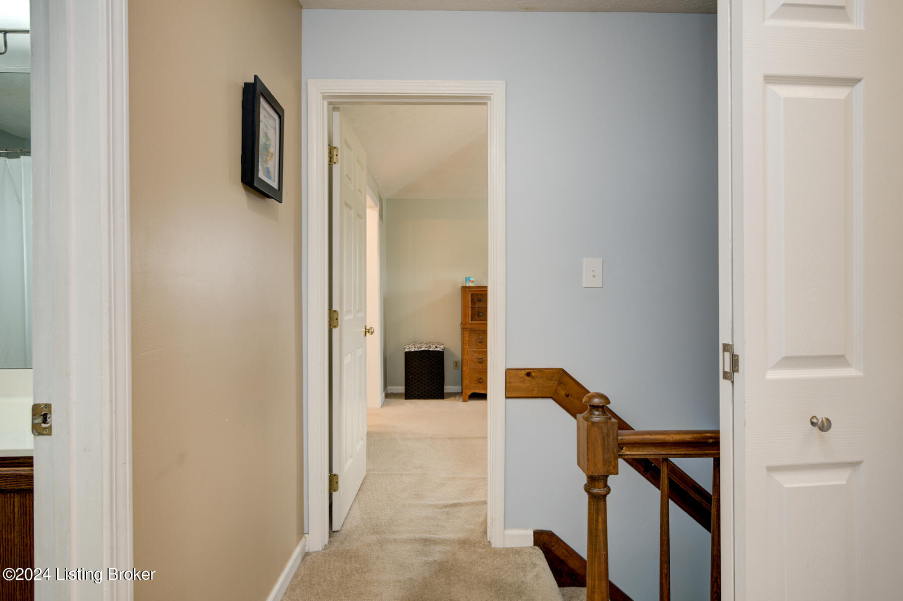 4208 Seagrape Road Louisville, KY 40299 - Photo 20 of 38 Upstairs hallway