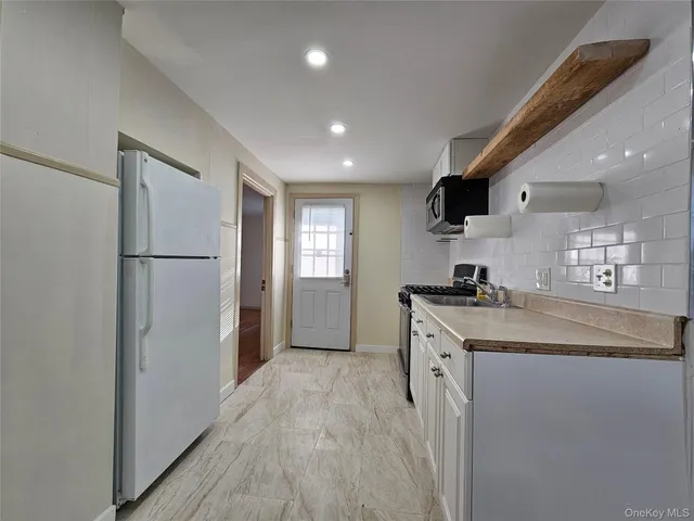 $1,900 | 704 Tower Avenue, Unit B, Maybrook, NY 12543