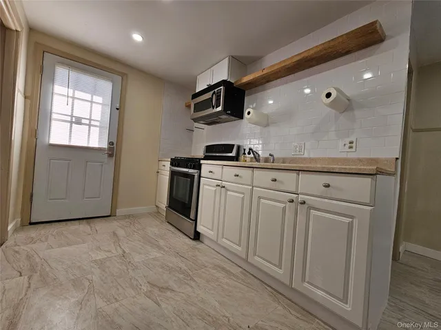 $1,900 | 704 Tower Avenue, Unit B, Maybrook, NY 12543