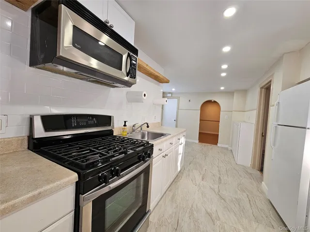 $1,900 | 704 Tower Avenue, Unit B, Maybrook, NY 12543