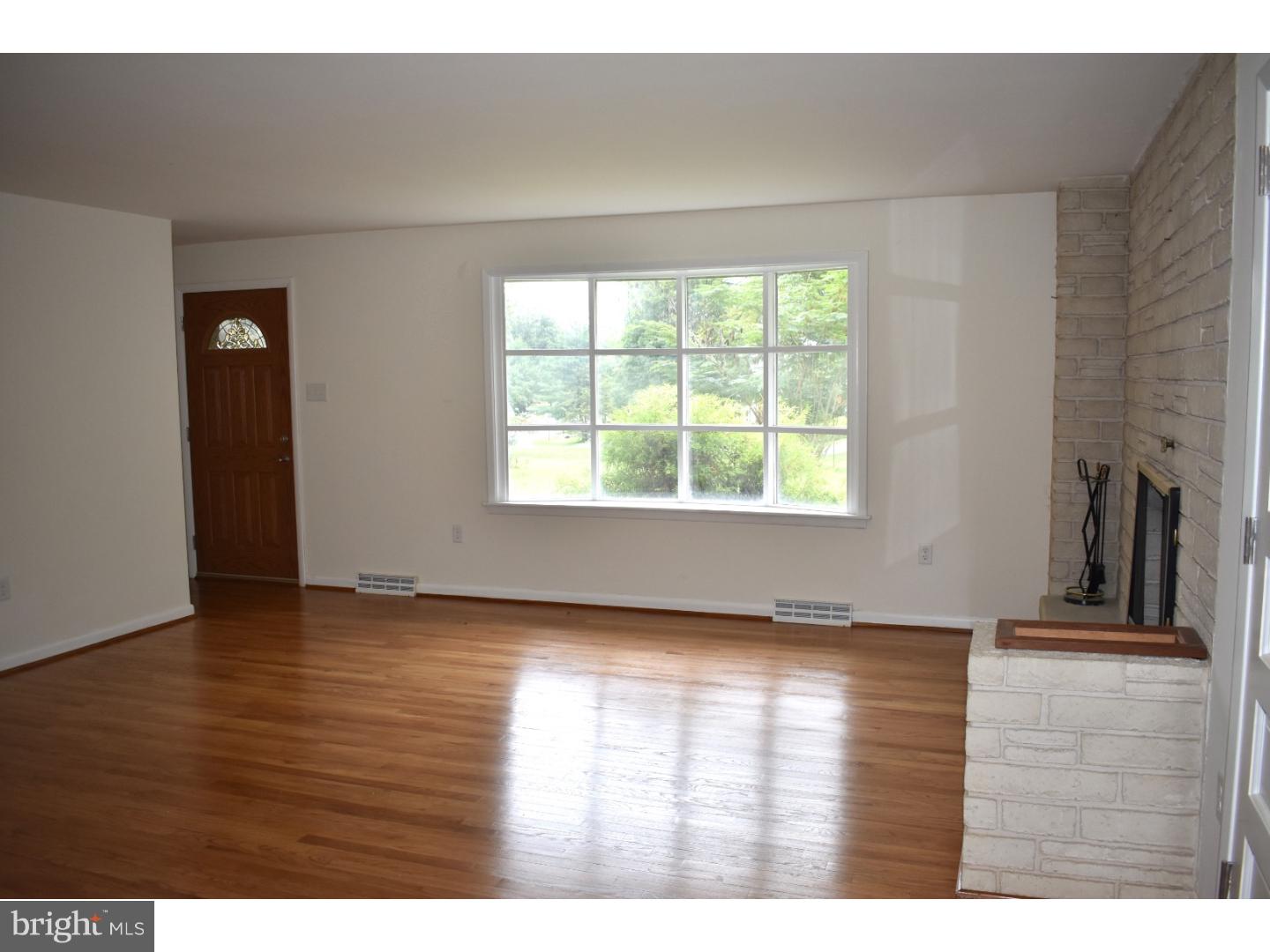 710 Ahrens Road Reading, PA 19606 - Photo 2 of 20 Living Room