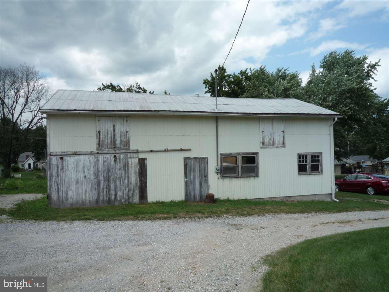 2136 Church Road York, PA 17408 - Photo 5 of 36