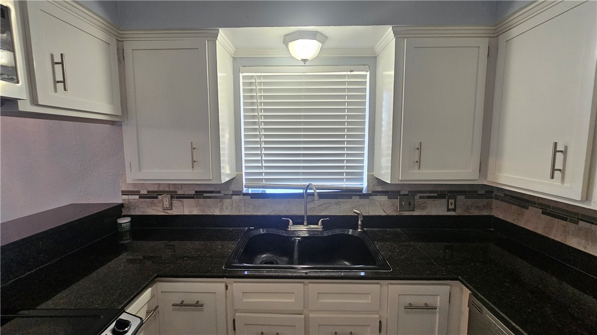 1803 Portland Drive Portland, TX 78374 - Photo 11 of 25