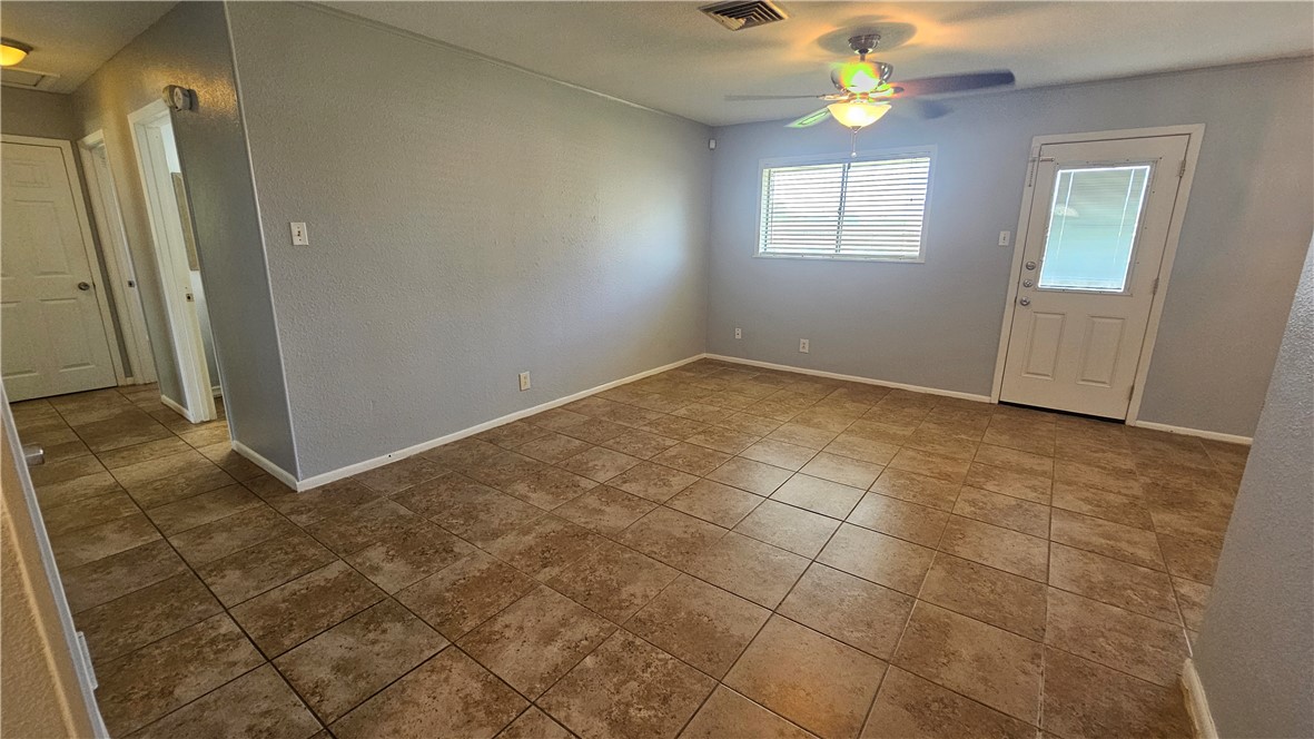 1803 Portland Drive Portland, TX 78374 - Photo 4 of 25