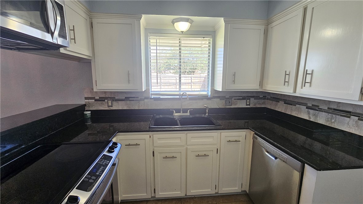 1803 Portland Drive Portland, TX 78374 - Photo 9 of 25