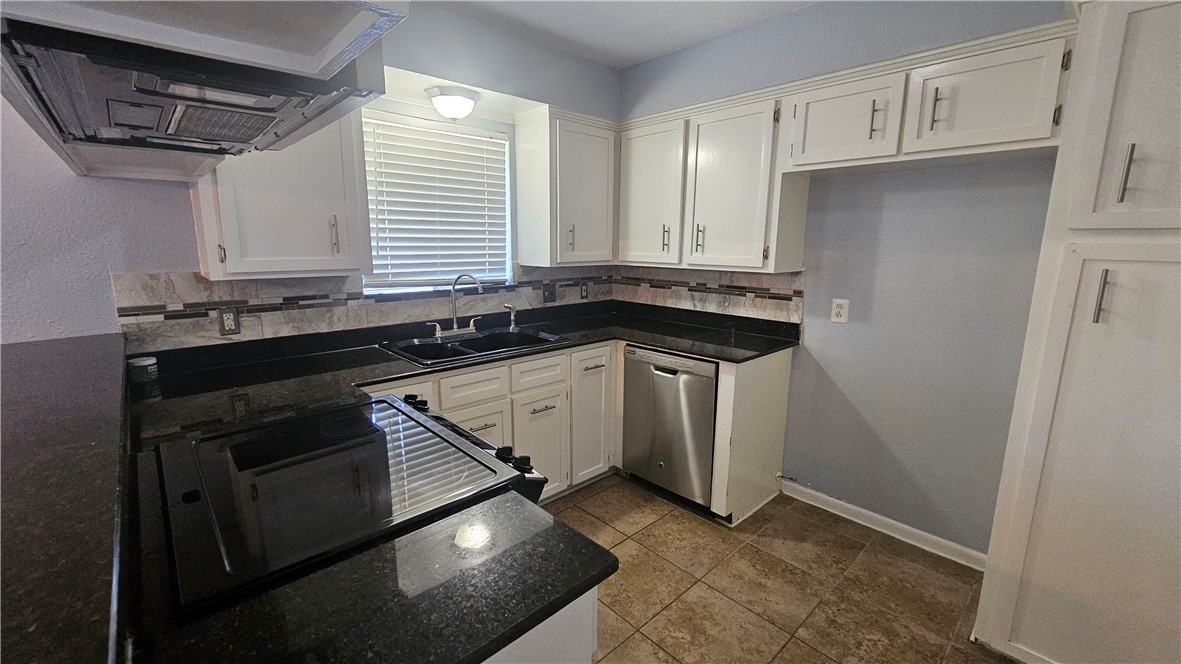 1803 Portland Drive Portland, TX 78374 - Photo 10 of 25