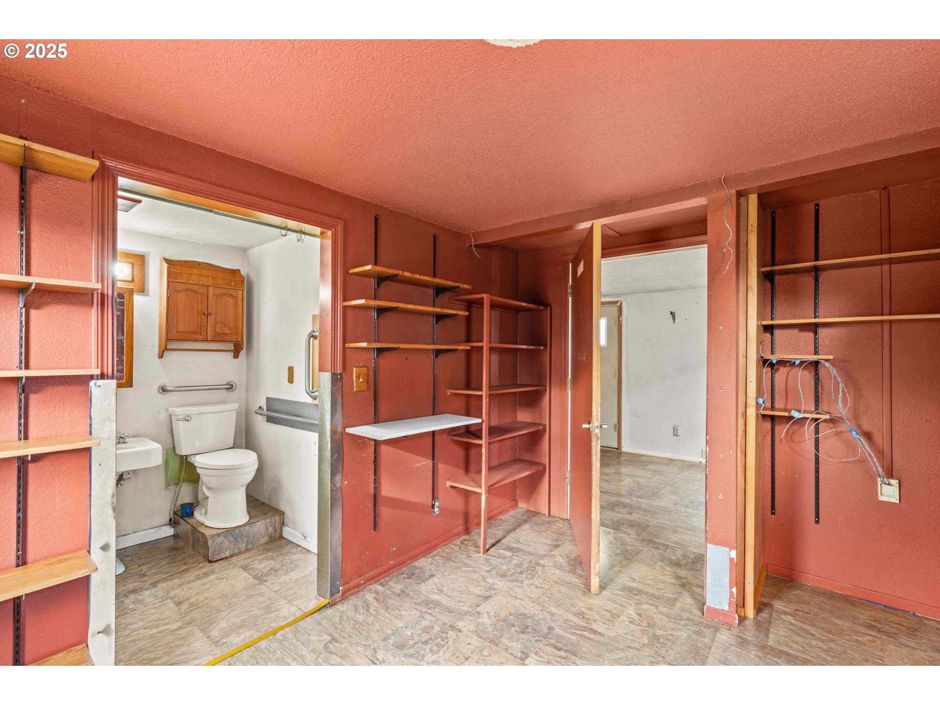 2665 C Street Springfield, OR 97477 - Photo 11 of 20 a room with furniture and a table