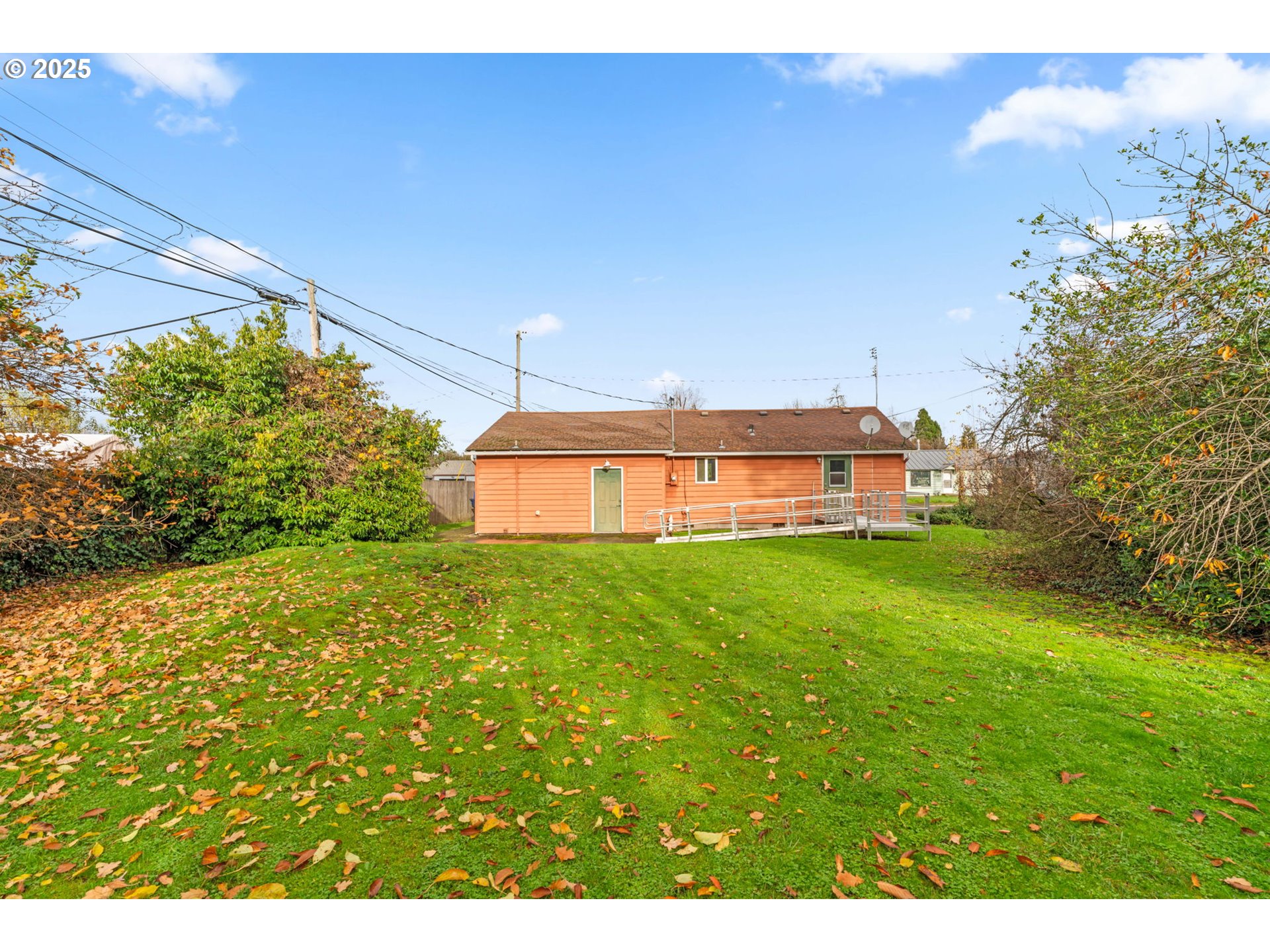 2665 C Street Springfield, OR 97477 - Photo 20 of 20 a view of a back yard