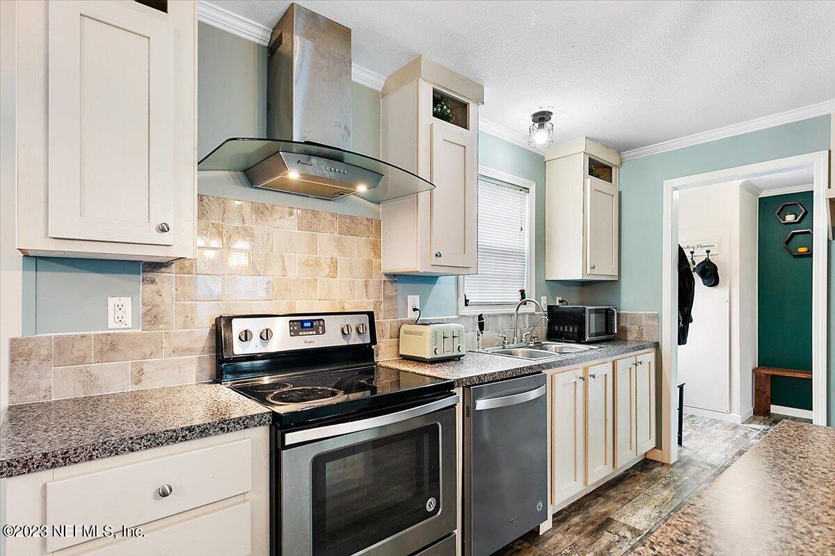 19864 Noah Raulerson Road Sanderson, FL 32087 - Photo 8 of 20 06-Kitchen