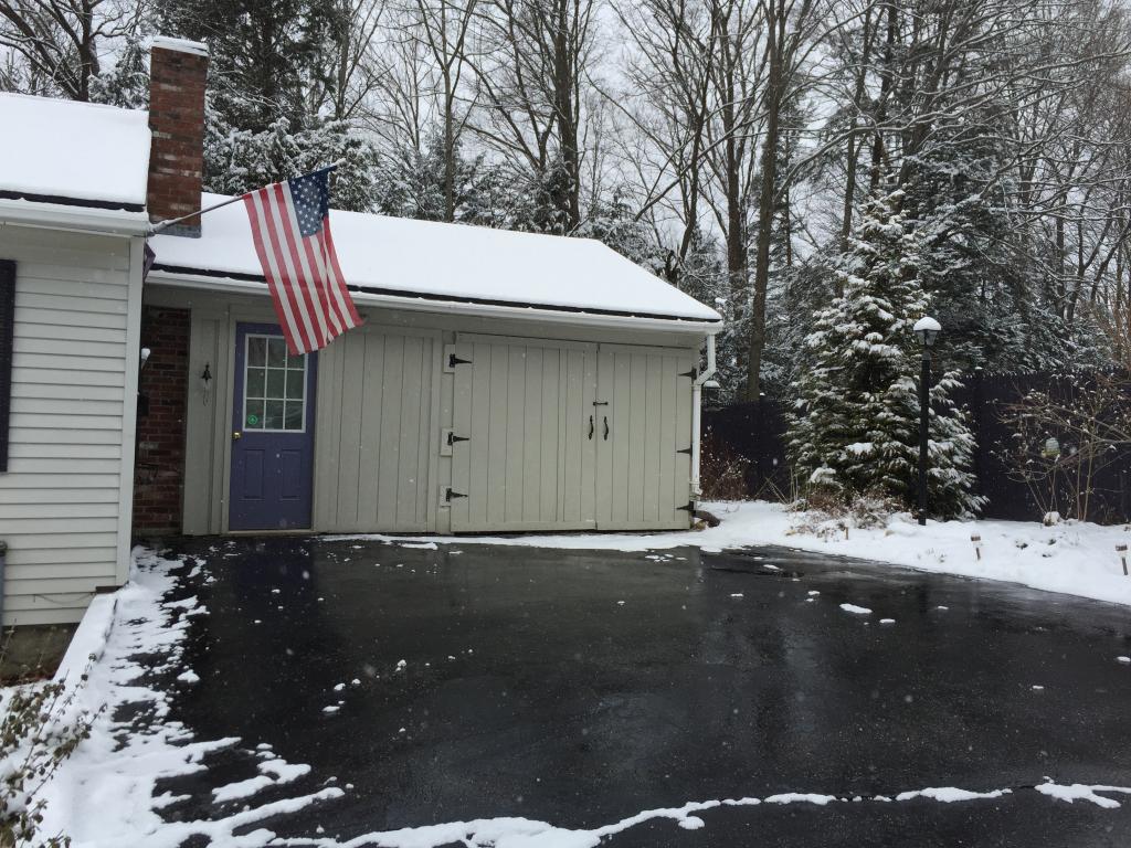 219 Commonwealth Avenue Springfield, VT 05156 - Photo 4 of 28