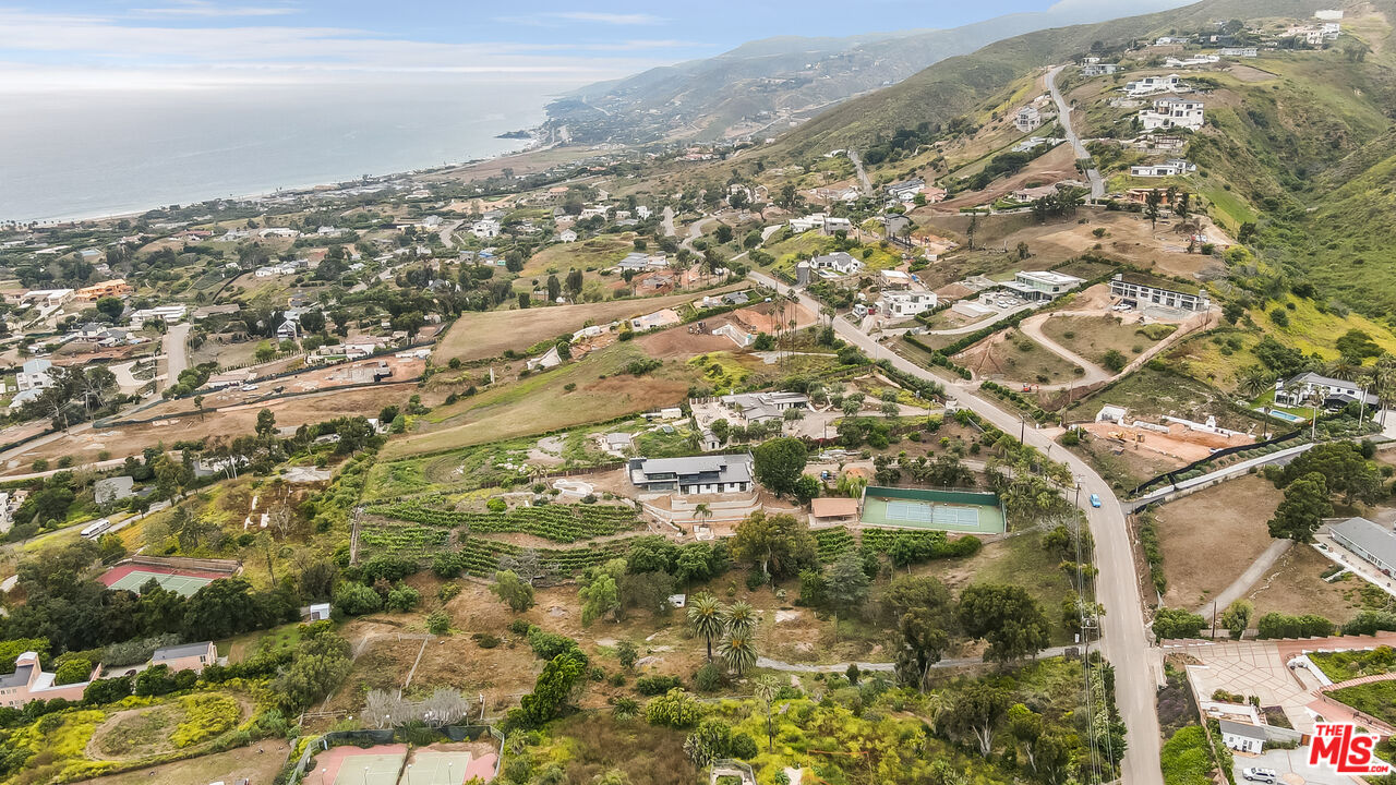 29756 Cuthbert Road Malibu, CA 90265 - Photo 10 of 11