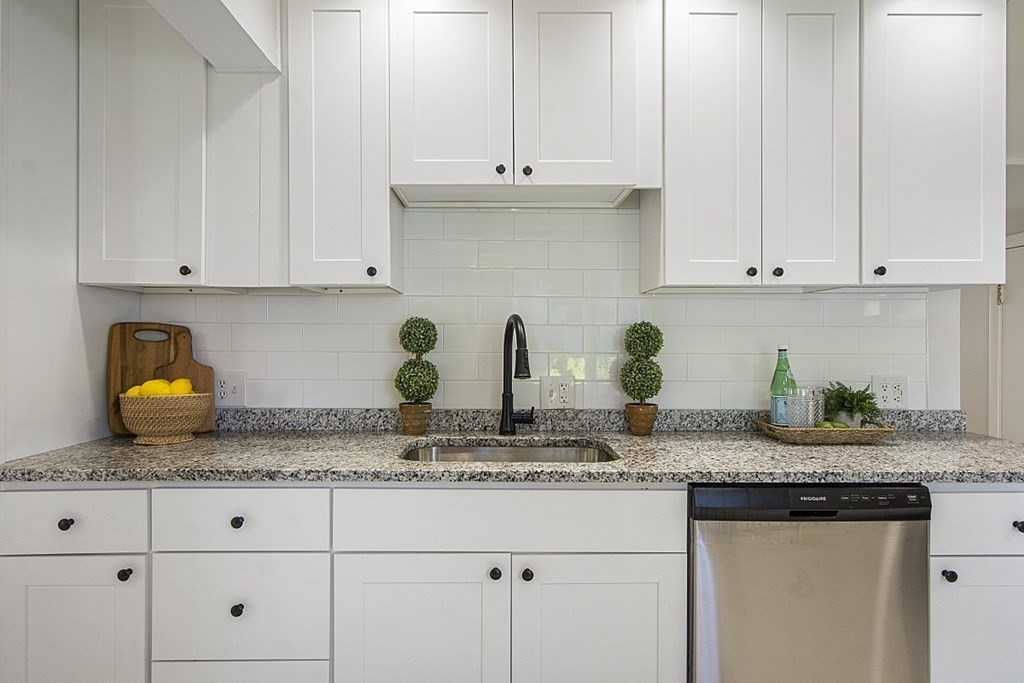 76 Perkins Street Stoneham, MA 02180 - Photo 3 of 42