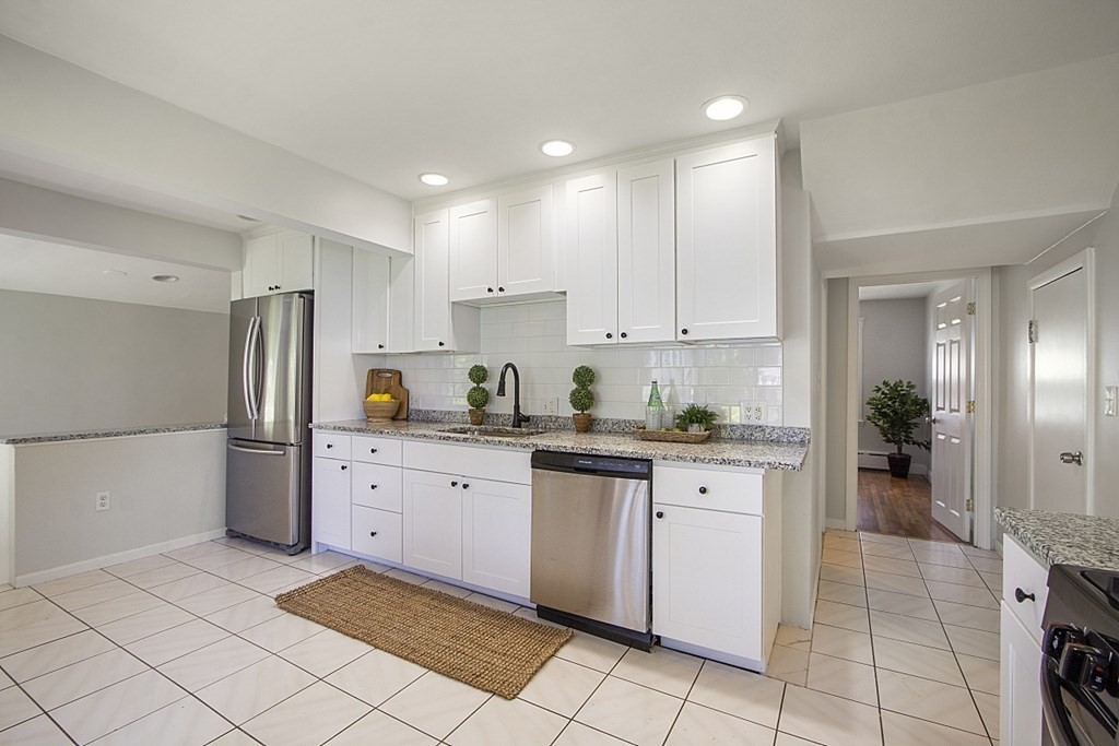 76 Perkins Street Stoneham, MA 02180 - Photo 5 of 42
