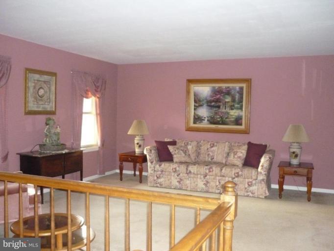 105 Springhill Road Stafford, VA 22556 - Photo 11 of 15 Living Room