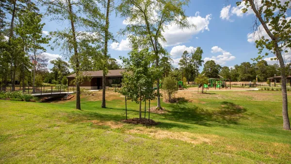 a view of an outdoor space