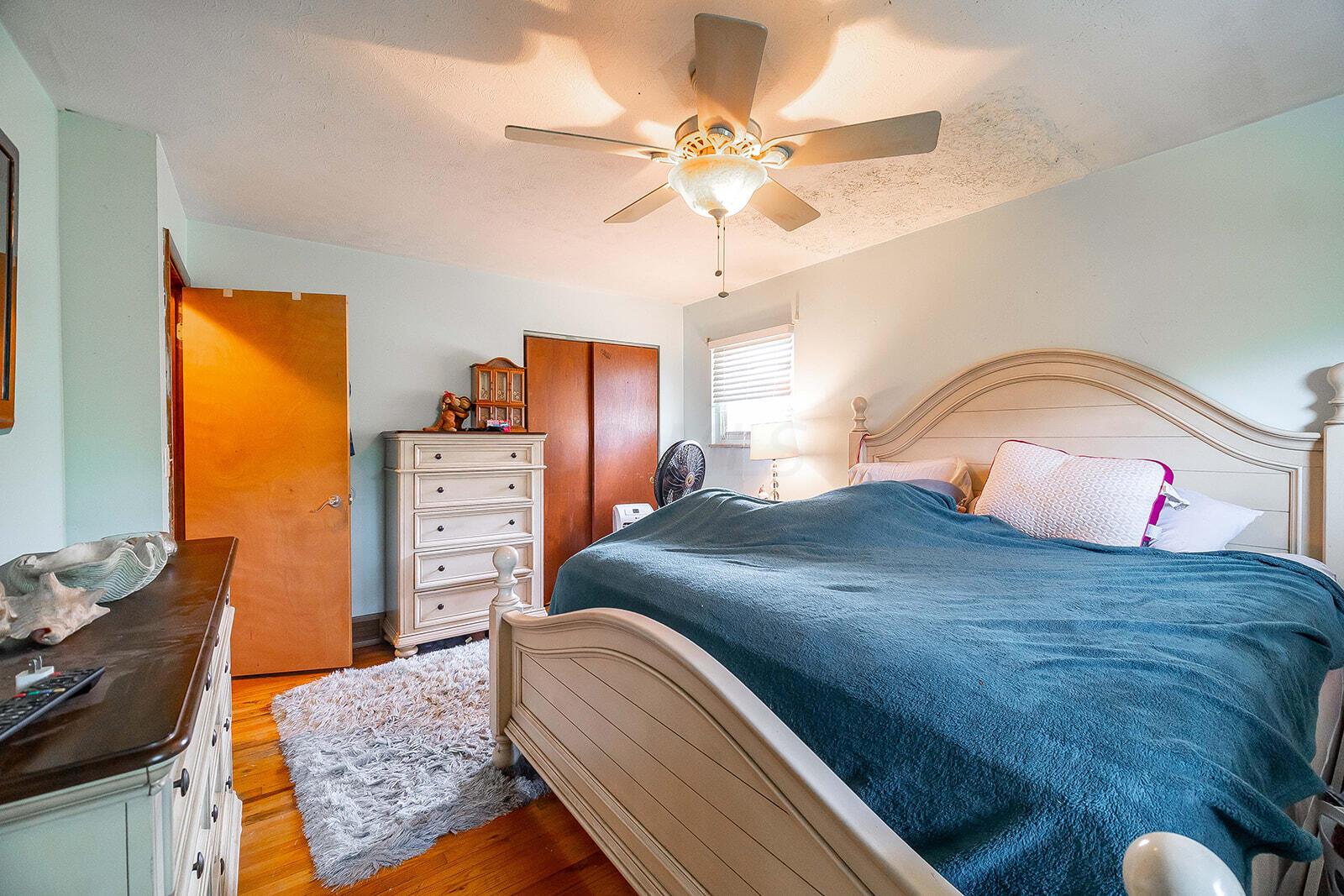 1668 Sandhurst Road Columbus, OH 43229 - Photo 24 of 42 Primary Bedroom