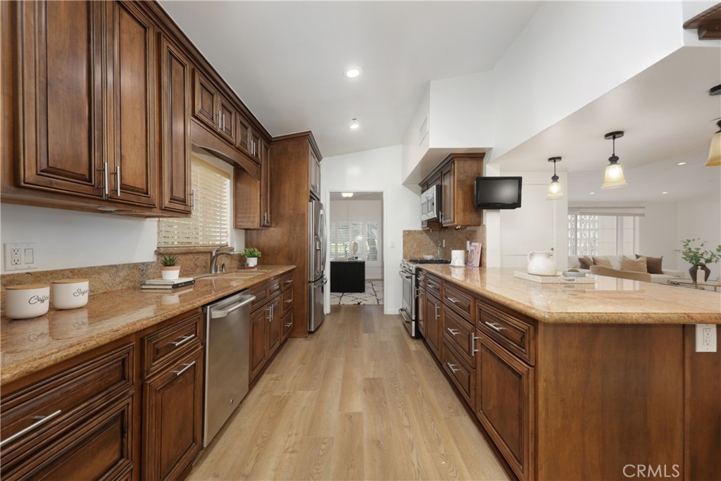 7333 Via Rio Nido Downey, CA 90241 - Photo 13 of 45