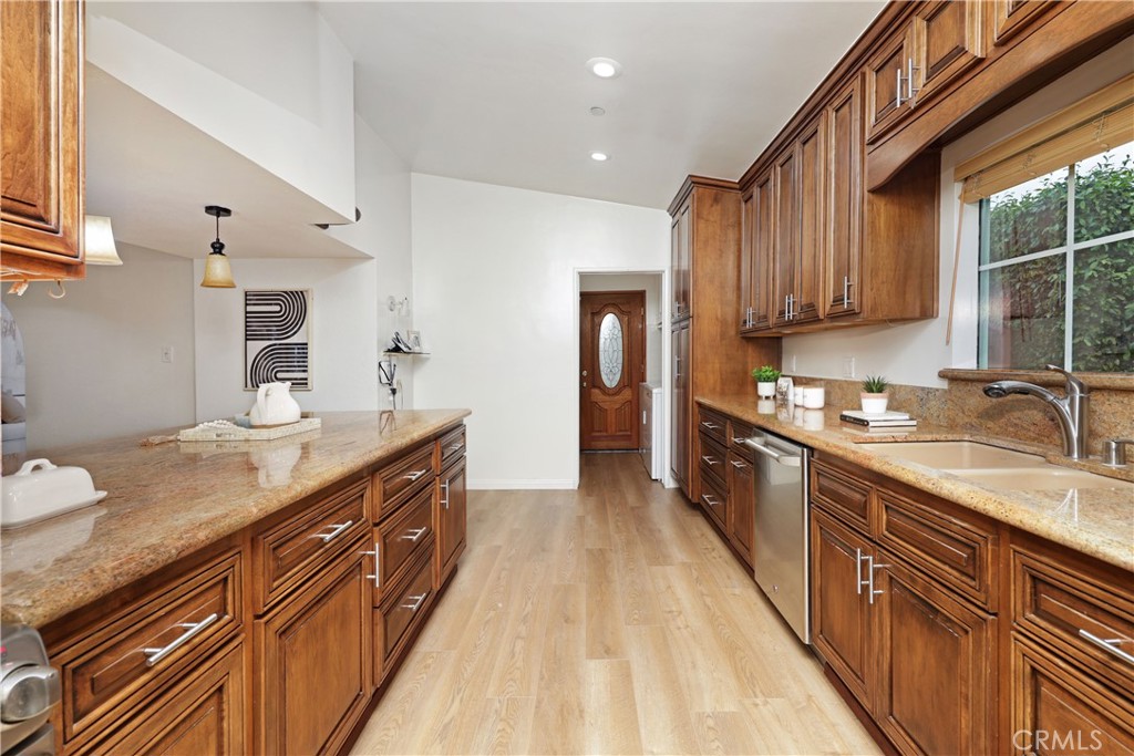 7333 Via Rio Nido Downey, CA 90241 - Photo 14 of 45