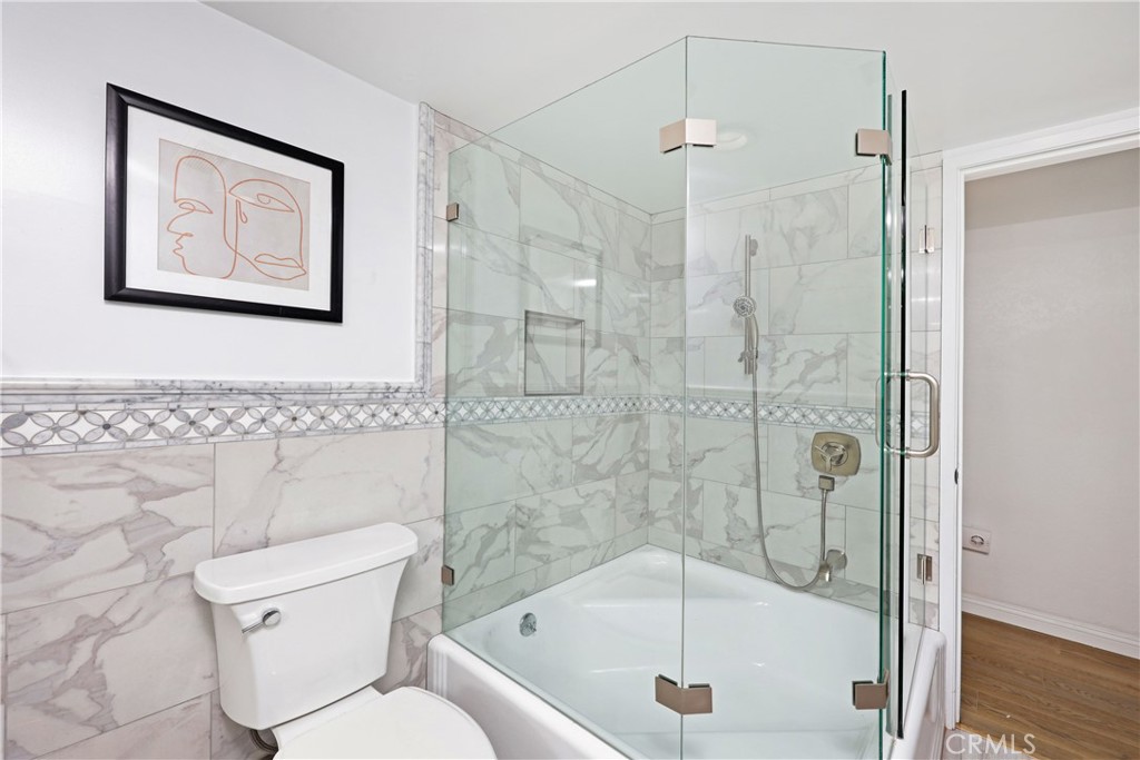 7333 Via Rio Nido Downey, CA 90241 - Photo 31 of 45 Bathroom