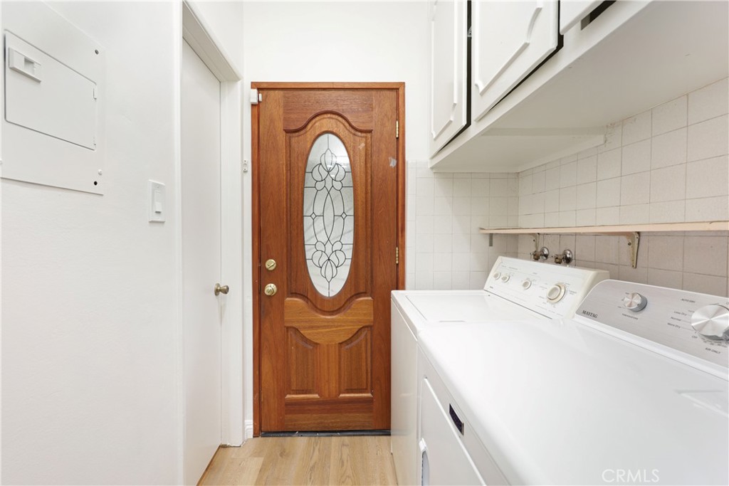 7333 Via Rio Nido Downey, CA 90241 - Photo 35 of 45 Laundry