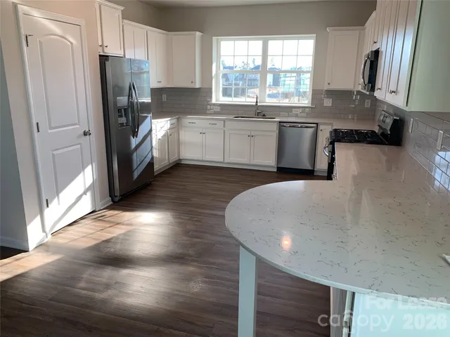 $2,750 | 17212 Snug Harbor Drive, Charlotte, NC 28278