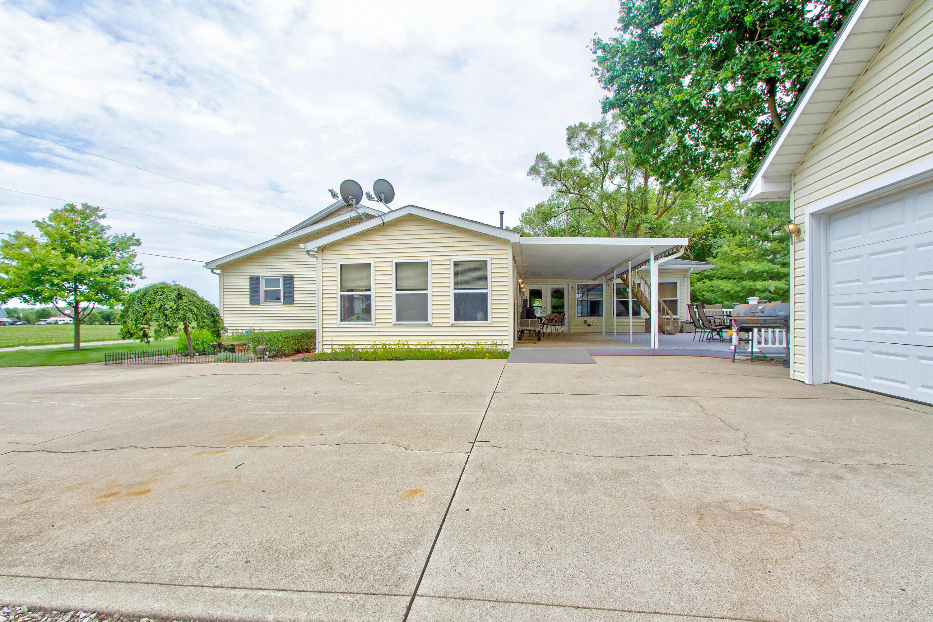 169 Ricketts Road West Liberty, OH 43357 - Photo 9 of 71