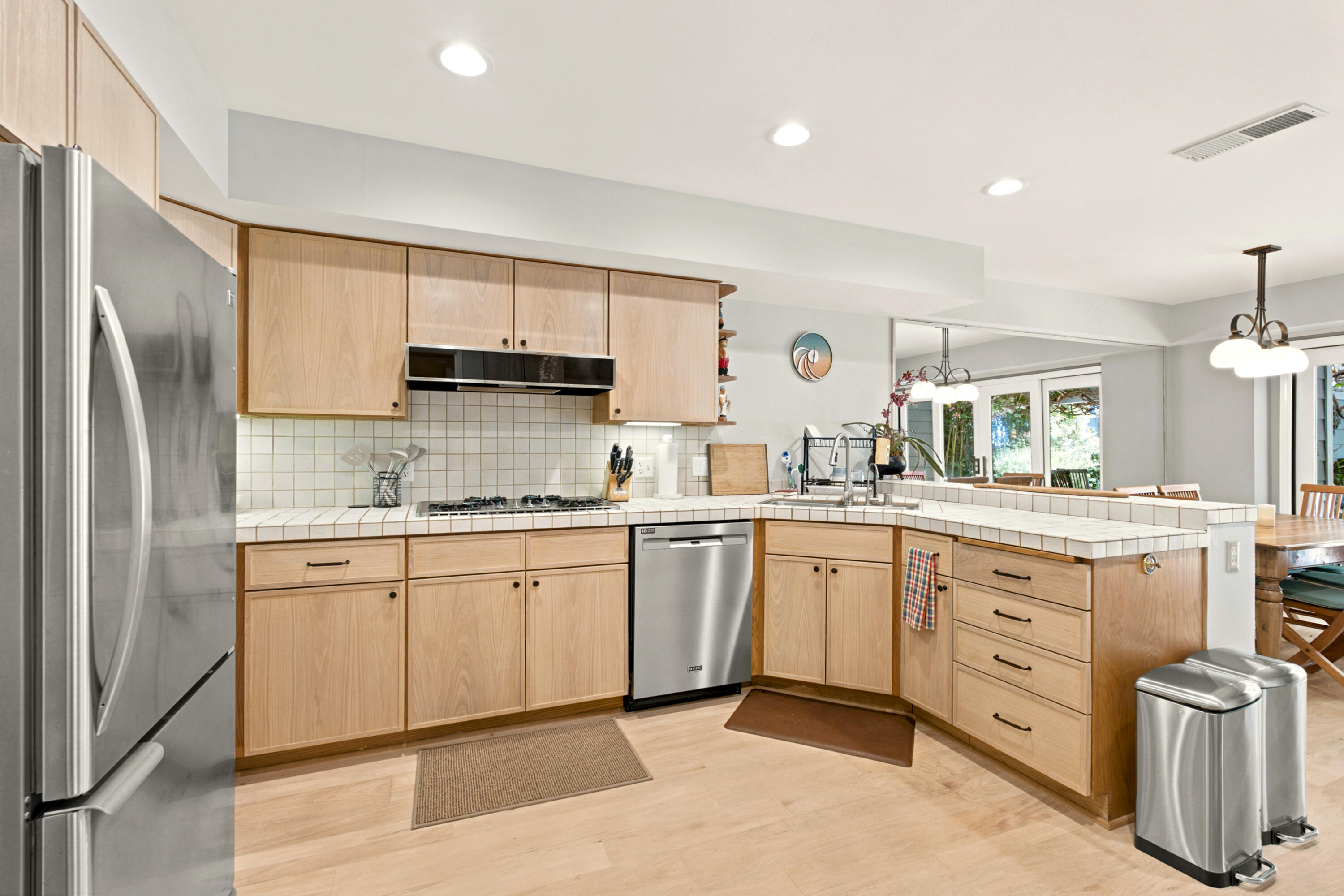 4 Rincon Point Lane Carpinteria, CA 93013 - Photo 20 of 31 Kitchen